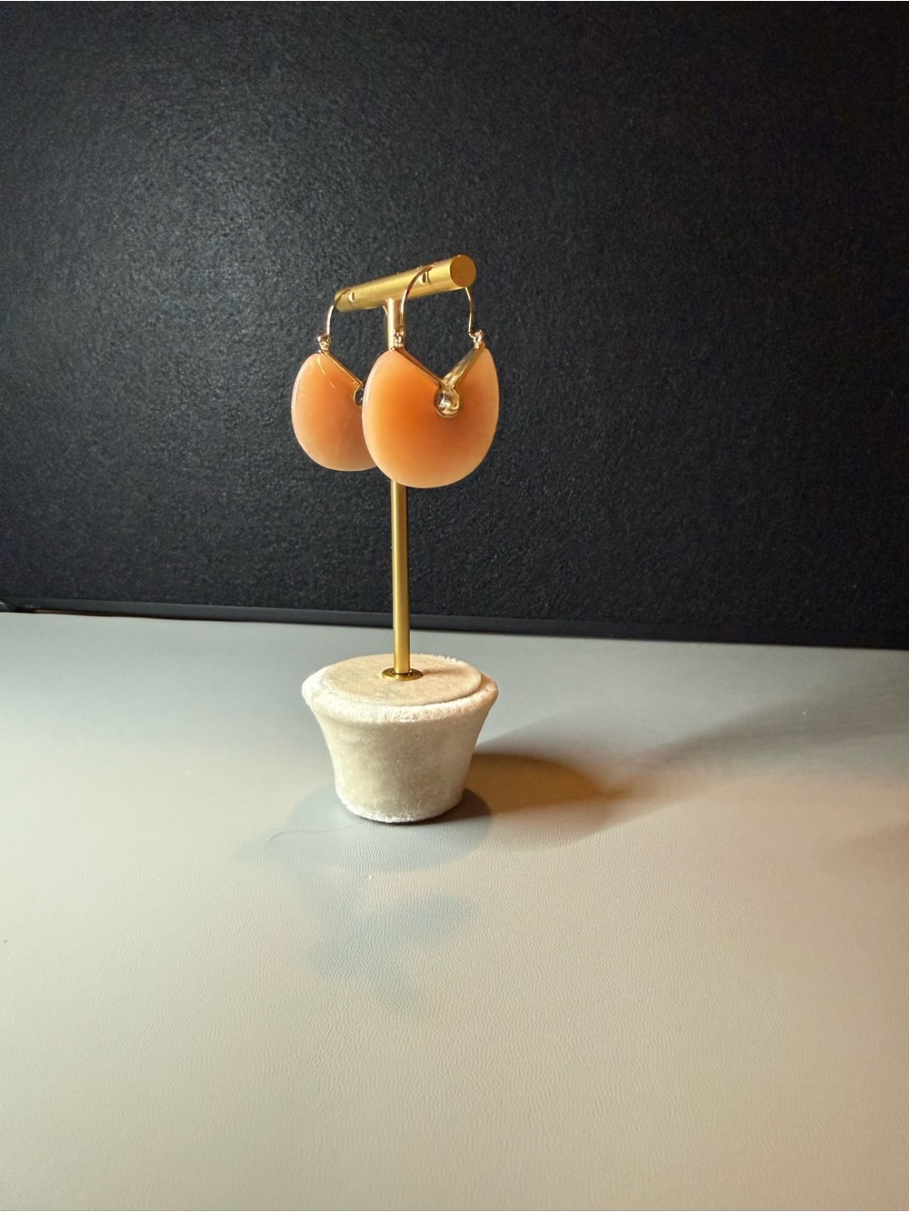 Peach Pink Resin Statement Hoop Drop Earrings 🗽